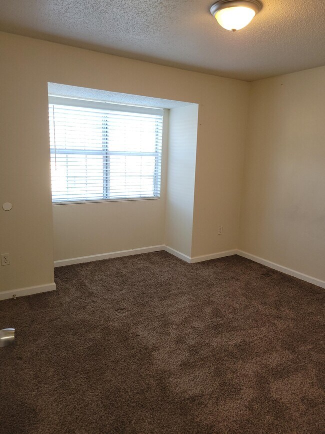 Foto del edificio - 304 Hollingsworth Ave