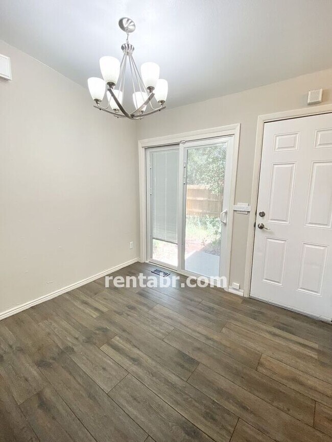 Building Photo - Updated Home in Summer Valley Neighborhood...