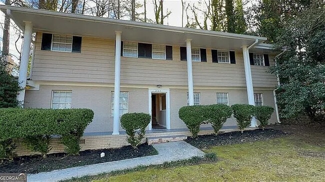 Foto del edificio - Room in House on Granada Pl