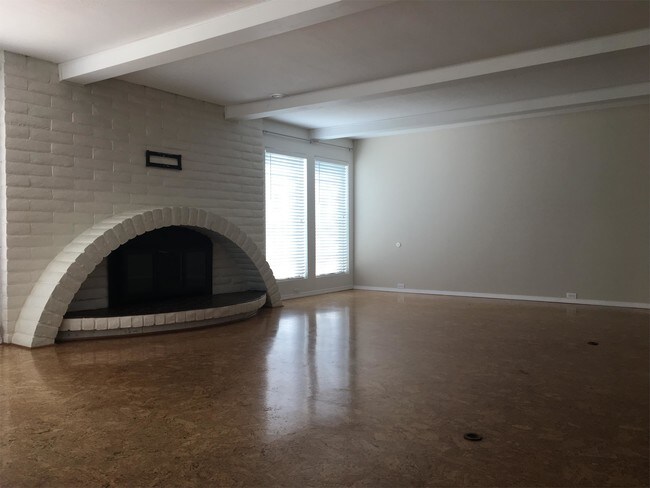 Foto del edificio - 1016 Colonial Pkwy