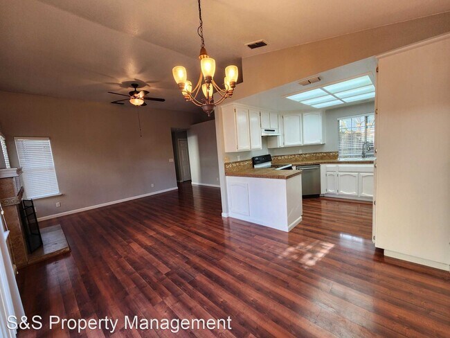 Foto del edificio - 3 br, 2 bath House - 8119 Cardale Way