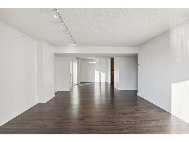 Building Photo - 1225 La Salle Ave