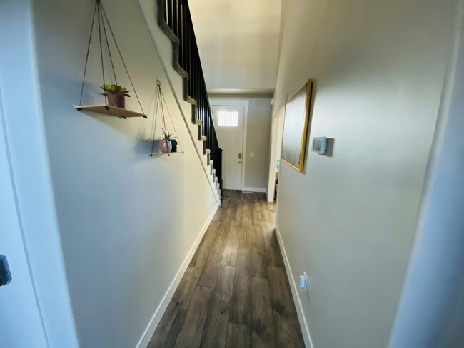 Building Photo - 31 S Serrata Ln