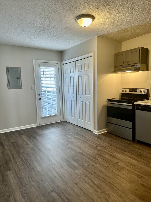 Foto principal - Ashford Place Apartments