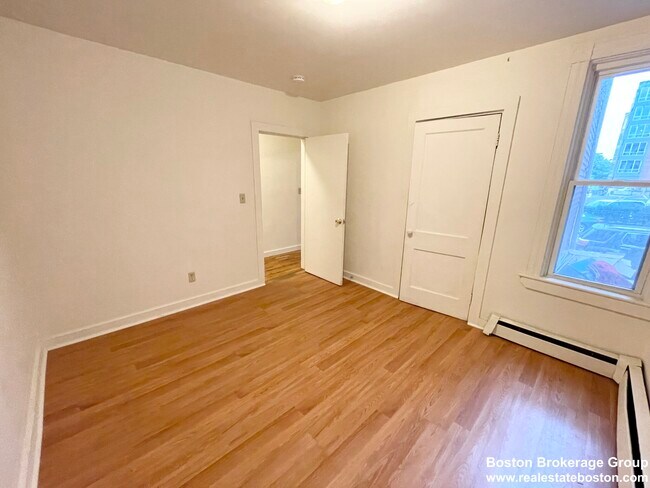 Building Photo - 1574 Tremont St