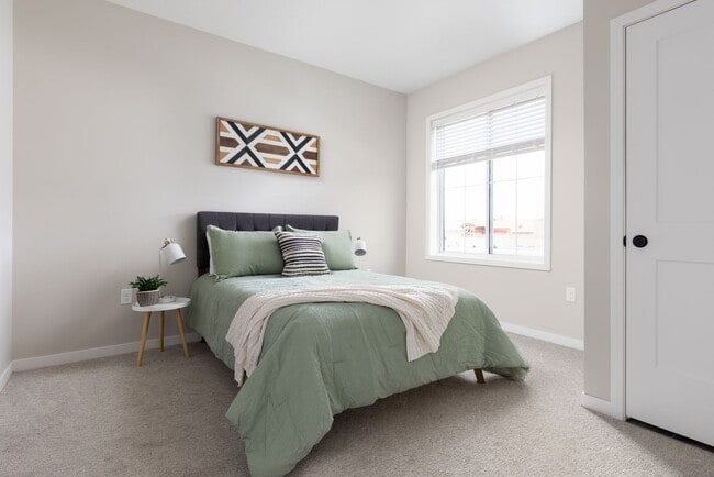 Interior Photo - Current33
