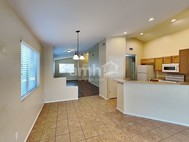 Foto del edificio - 6563 E Ladonna Ln