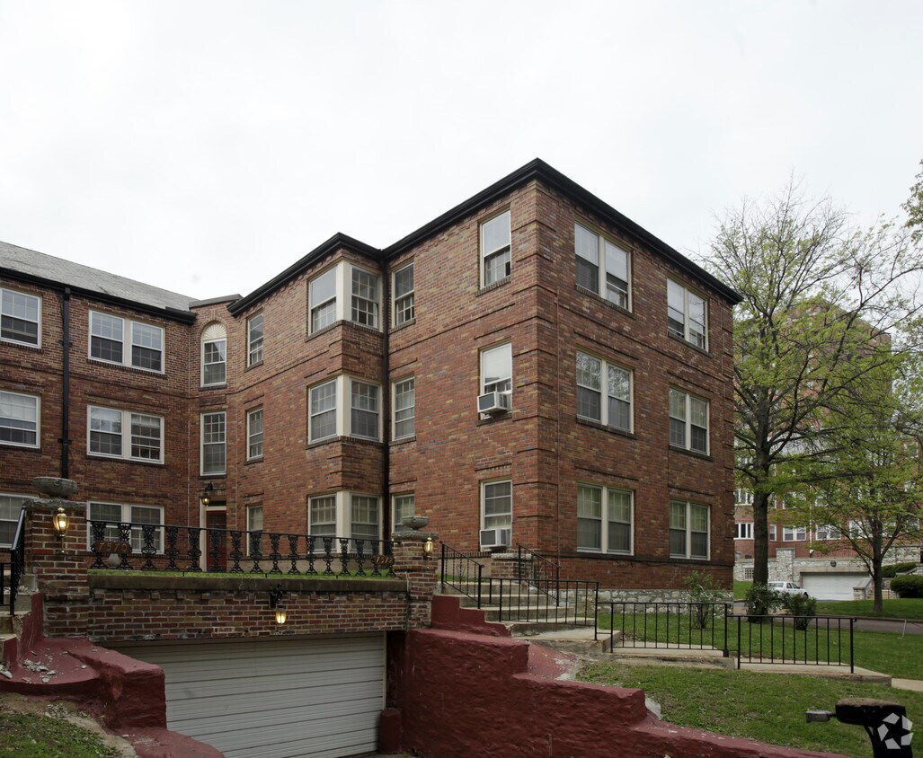 Foto del edificio - 7570-7572 Oxford Dr