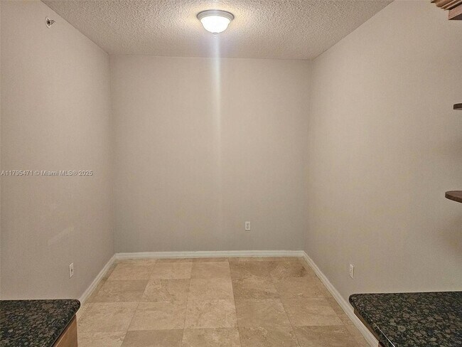Foto del edificio - 3530 SW 22nd St