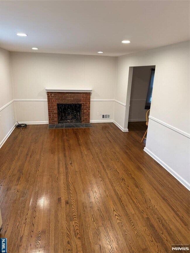Foto del edificio - 225 Hillside Ave
