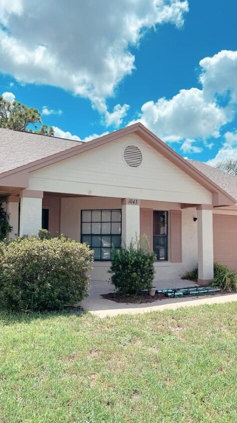 Foto principal - 1043 Neely St