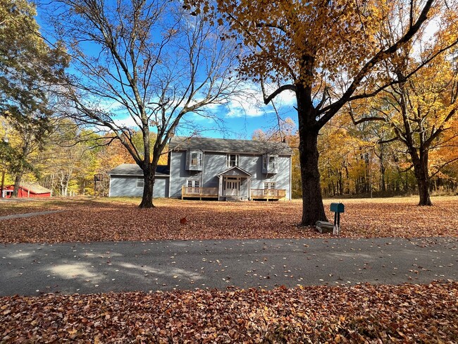Foto del edificio - 325 Stroud Rd