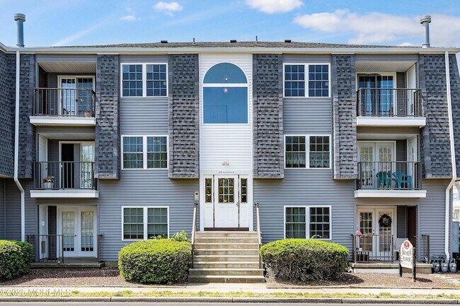 Foto del edificio - 98 Beachway Ave