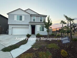 Building Photo - 433 Fuchsia Ct