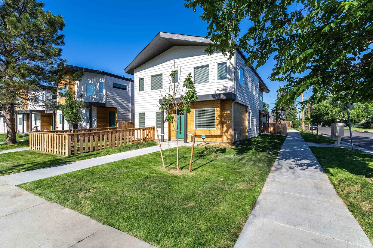 Primary Photo - 1591 Uinta St