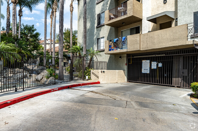 Property Parking Entrance - Norwalk Metropointe