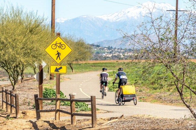 Hiking, biking, or horse riding, Santa Ana River Trail offers a diverse range of activities.