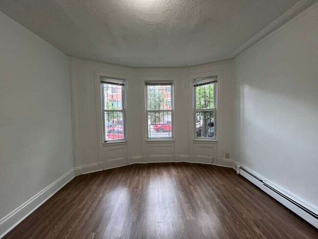 Foto del edificio - 31 Van Nostrand Ave