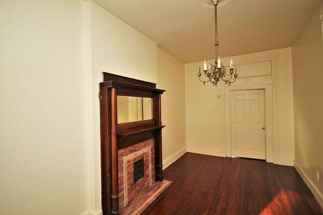 Foto del edificio - 217-219 E. Preston St.