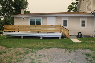 Building Photo - 657 Eatontown Rd
