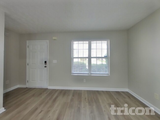 Foto del edificio - 5160 Tussahaw Crossing