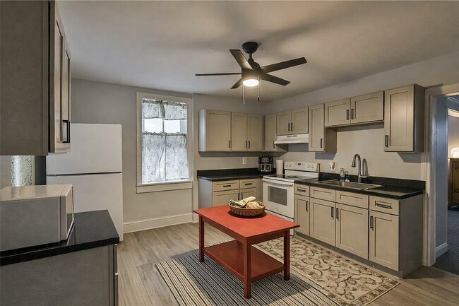 Building Photo - 4448 Orefield Rd