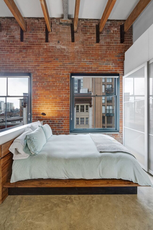Photo du bâtiment - 55 E Cordova St