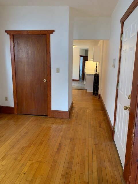 Den - 791 Broadway