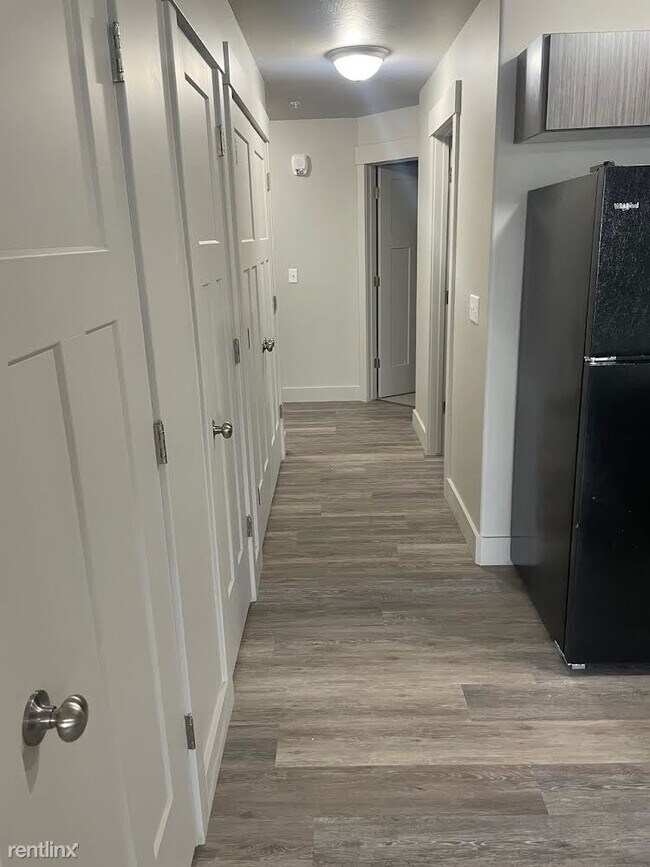 Foto del edificio - 3 br, 2 bath 4plex - 3562 East Gample Avenue