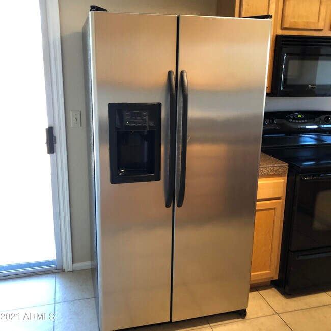 Foto del edificio - 14045 N 58th St