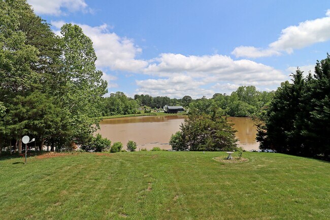 Building Photo - Pet-Friendly One Level Living Waterfront Home