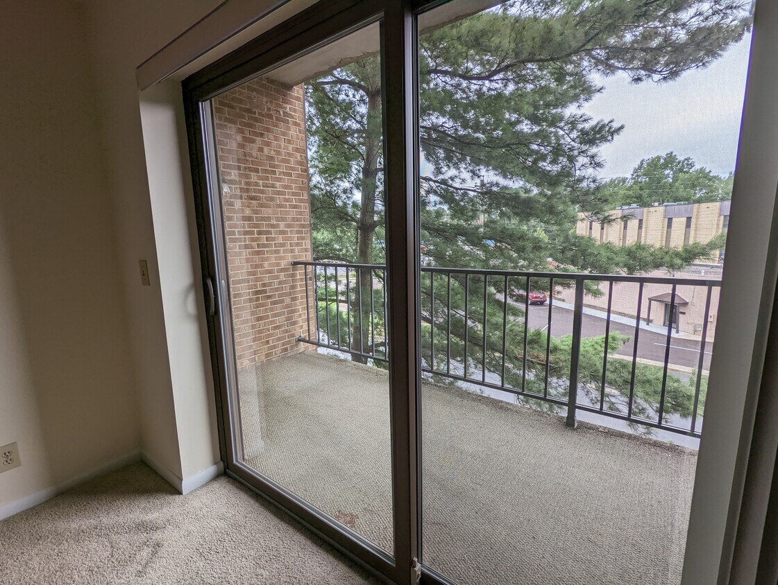 3004 Glenmore Ave Unit 203, Cincinnati, OH 45238 Condo for Rent in
