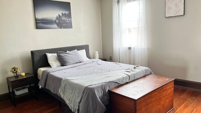 Foto del edificio - 3240 Edgemont St