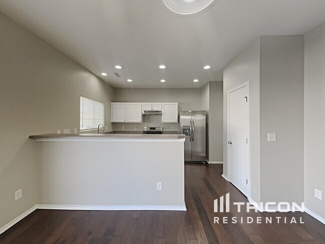 Foto del edificio - 526 Kerriann Ln