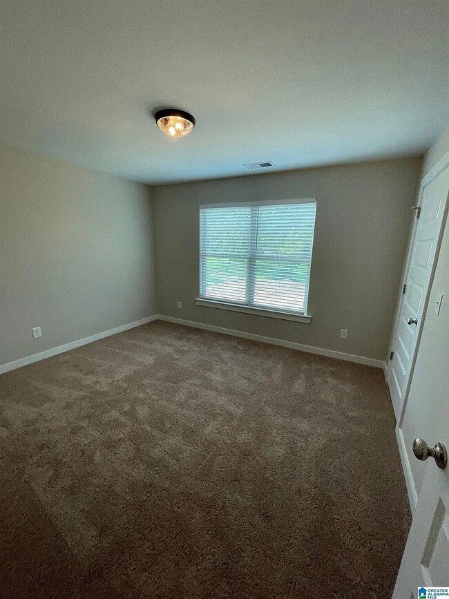 Building Photo - 90 Buckhorn Cir