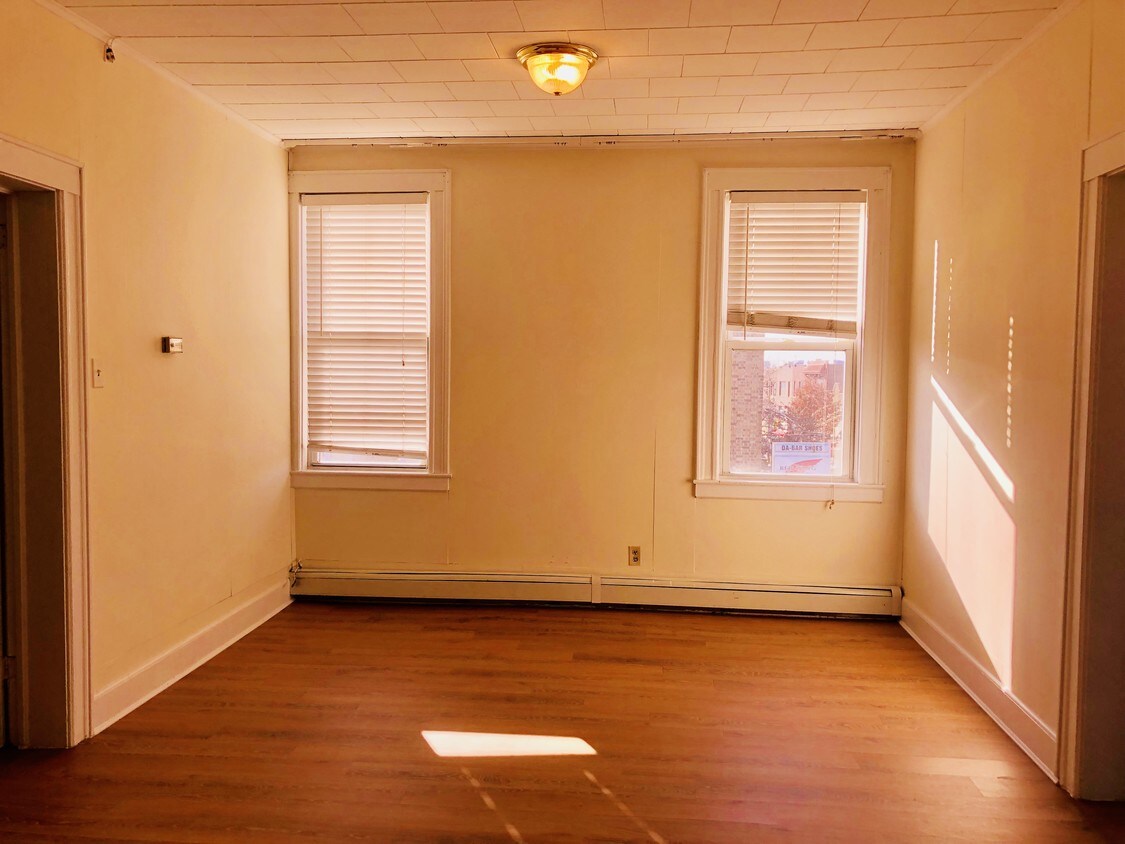 Great Natural Lighting! - 6954 Grand Ave