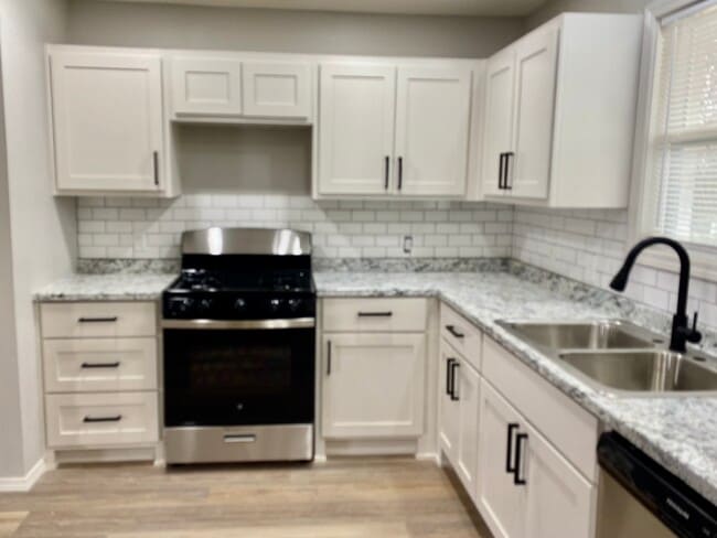 Building Photo - 704 East E Street