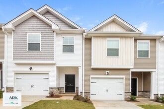 Building Photo - 3 Crestwind Dr