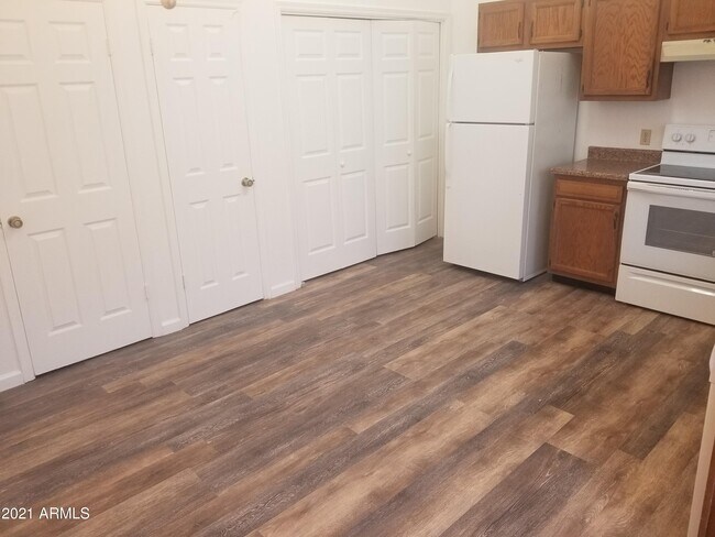 Foto del edificio - 1404 N Hartford St