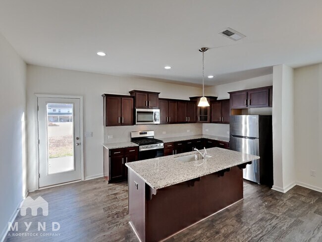 Foto del edificio - 2015 Creeks Landing Dr