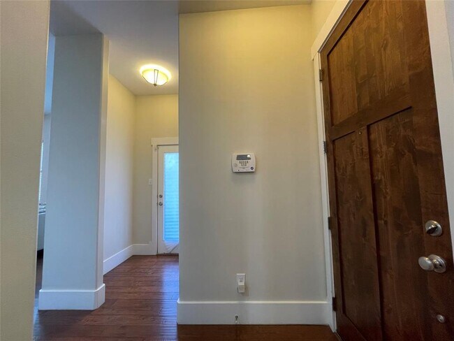 Foto del edificio - 1007 Taulbee Ln
