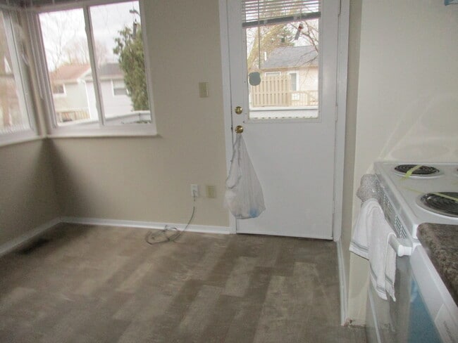 Building Photo - 6620 Canaan Cir