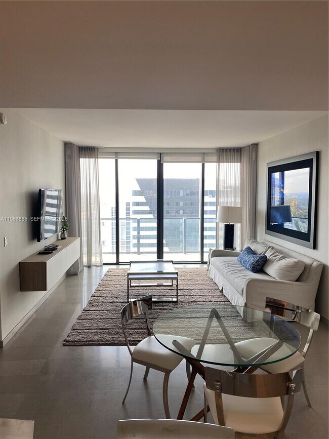 Foto del edificio - 88 SW 7th St