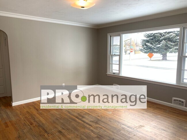 Foto del edificio - 4 Bed, 2 Bath Home w/ 1 Car Garage - Idaho Falls