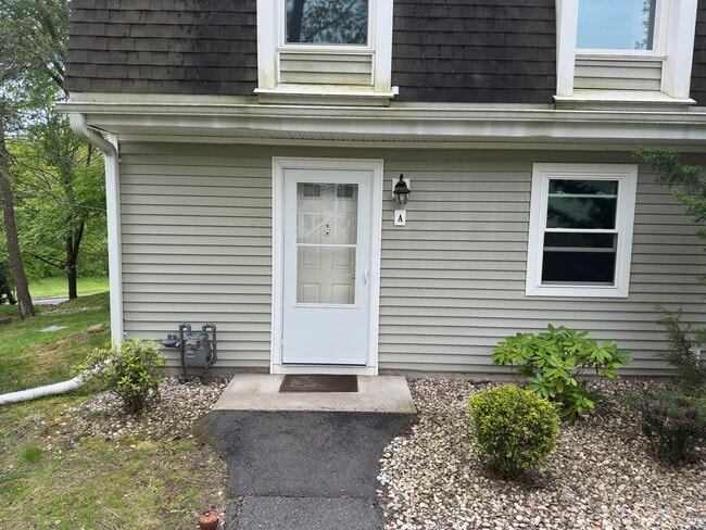 Building Photo - 143 Brittany Farms Rd