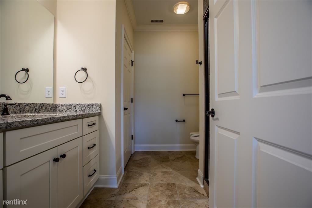 Primary Photo - 1 br, 1 bath Condo - 1301 Village Blvd SE