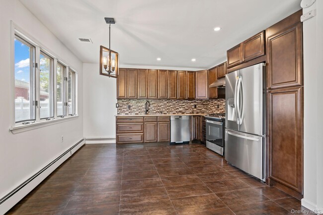 Building Photo - 17 Edgar Ct