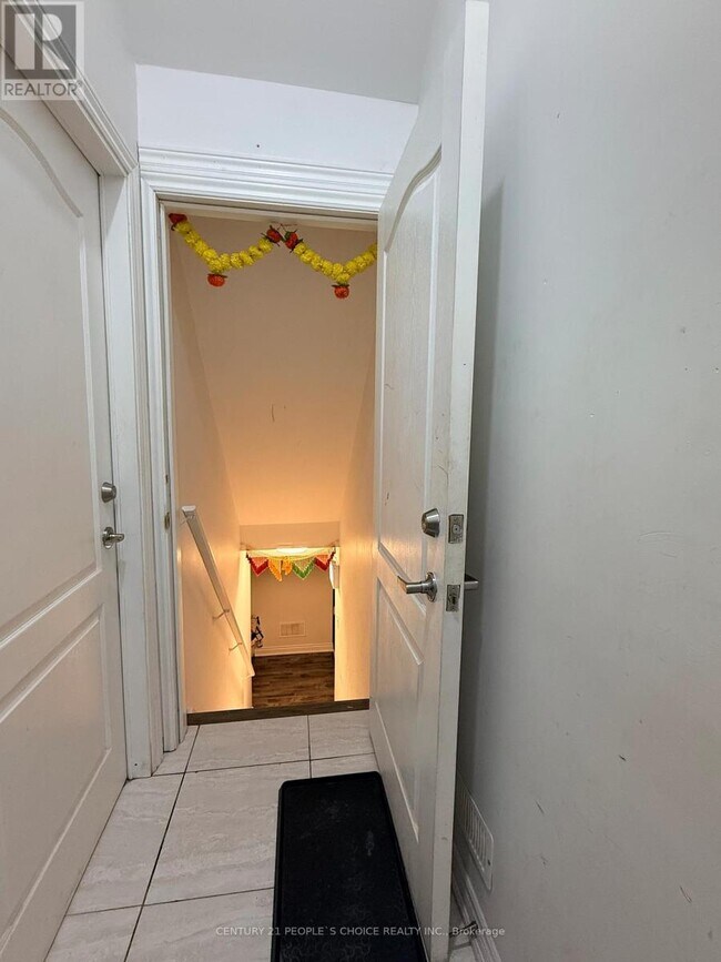 Building Photo - 12 Bandera Dr