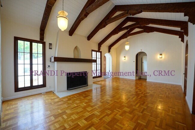 Building Photo - "Luxurious 4-Bed, 5.5-Bath Home with Solar...