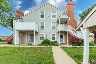 Building Photo - 1717 S Cypress St